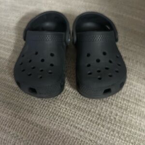 USED Crocs Kids size 7